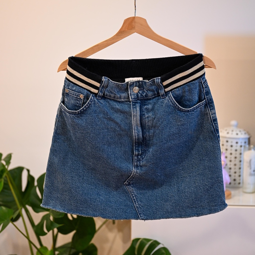 Topshop Denim Mini Skirt – Size 8